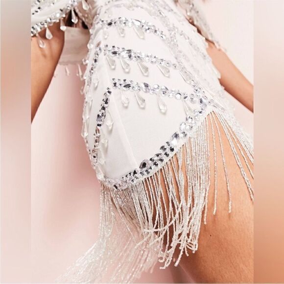 ASOS NWT Embellished Fringe Cocktail Dress In white
Size 4 - Picture 9 of 15